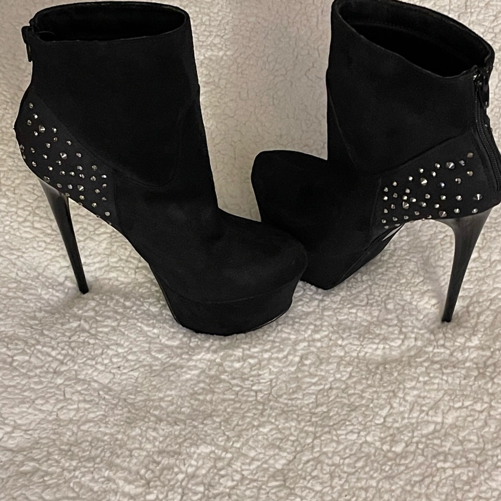 Black studded FRH 5 inch high heeled Swede boots